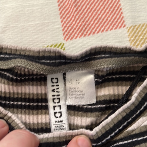 Crop-Top Bundle - Picture 4 of 12